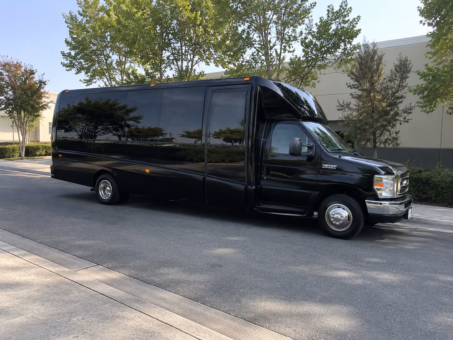 20 Passenger Party Bus Exterior