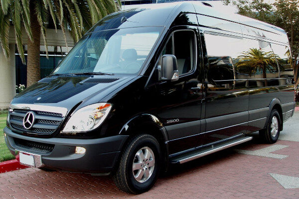 Sprinter Van In Long Beach 12 Passengers